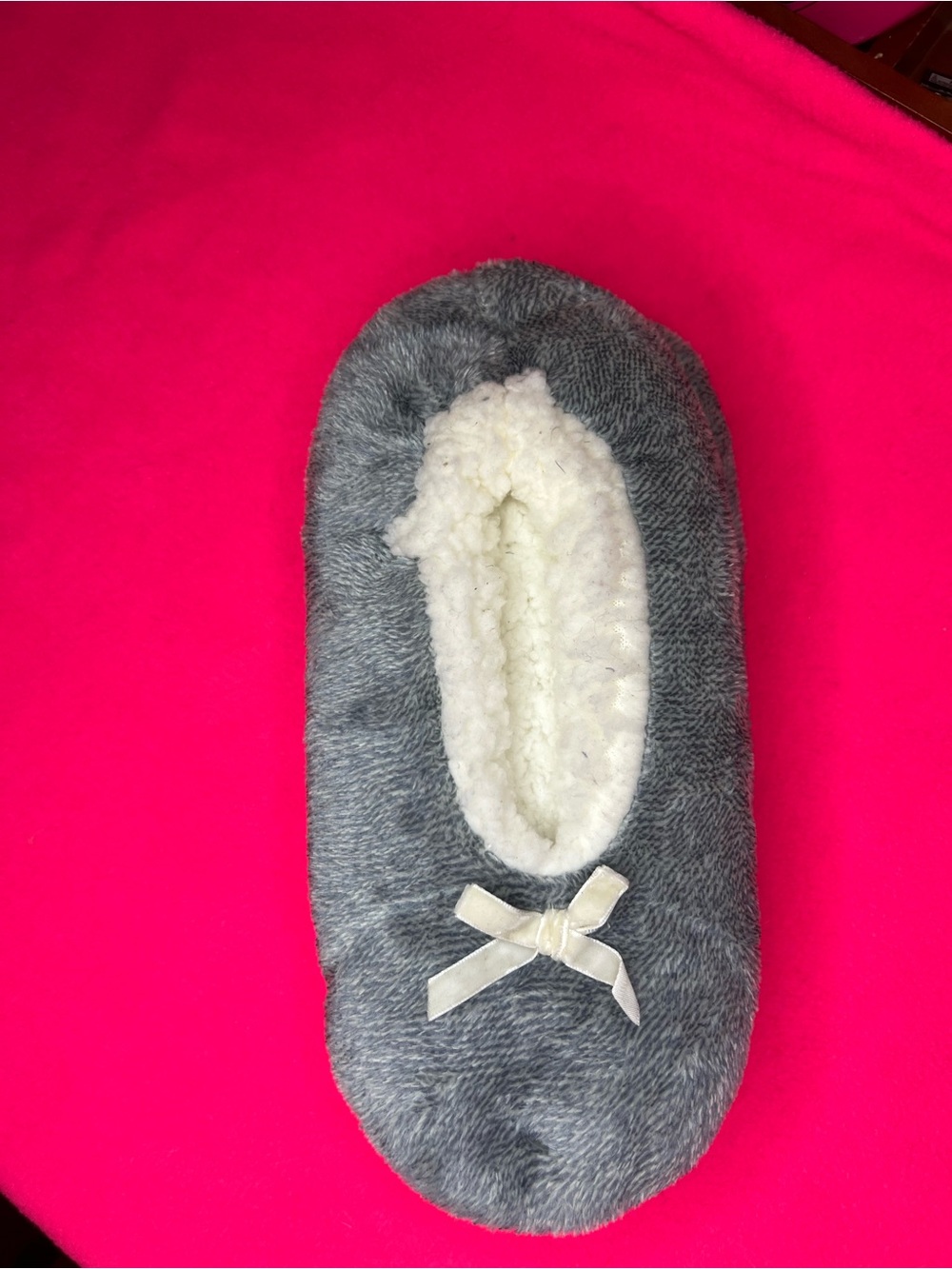 Plush Gray Sherpa-Lined Women's Slip-On Slipper with Bow